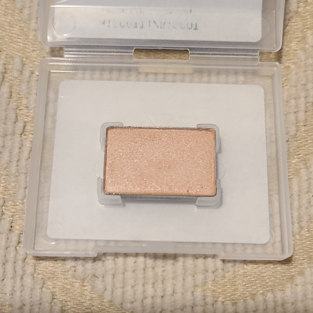 Mary Kay Spun Silk Mineral Eye Shadow